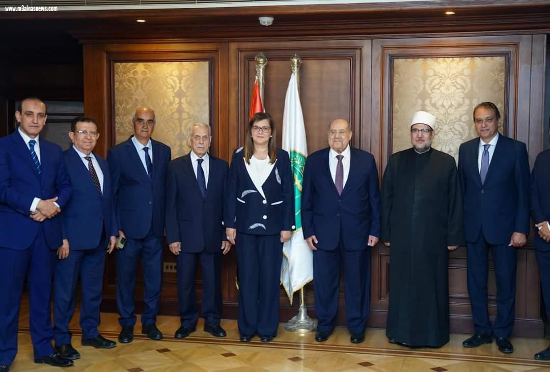 المحكمة العربية للتحكيم تكرم الدكتورة هالة السعيد