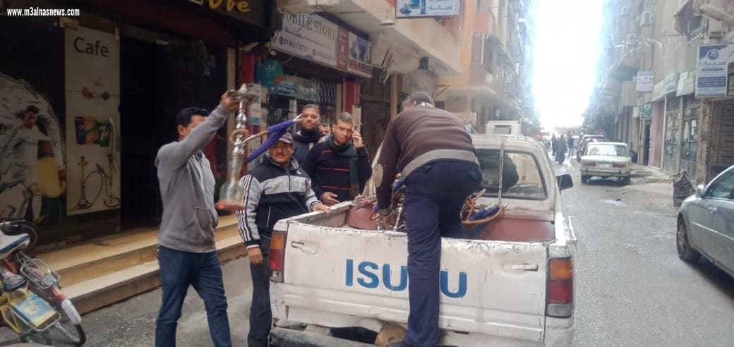 محافظ أسيوط: مصادرة 40 شيشة وإزالة ورفع اشغالات الباعة الجائلين خلال حملة مكبرة بحي شرق