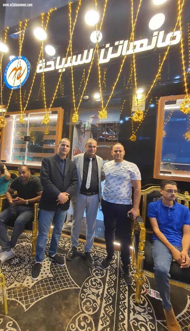 عطية يهنئ المحاسب عمر بازيد  بافتتاح شركة مانهاتن للسياحة بكفر الشيخ 