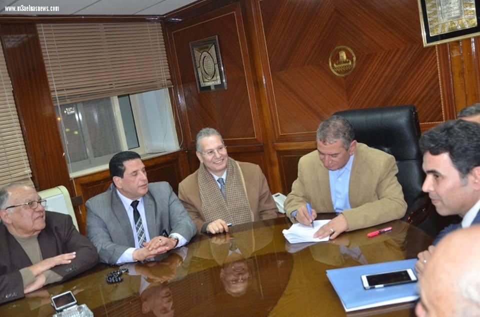 محافظ كفر الشيخ يشهد توقيع بروتوكول نقل أصول مركز علاج الأورام لأمانة المراكز الطبية المتخصصة.. 