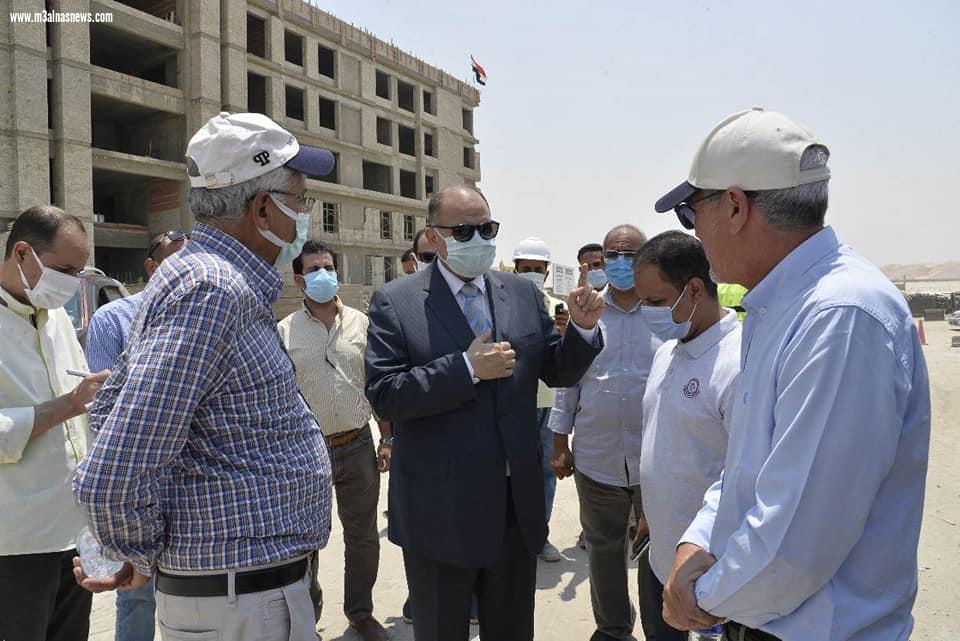 محافظ أسيوط يتفقد أعمال تنفيذ جامعة بدر بمدينة ناصر الجديدة ويعلن دعمه الكامل لجذب استثمارات جديدة لمدينة ناصر