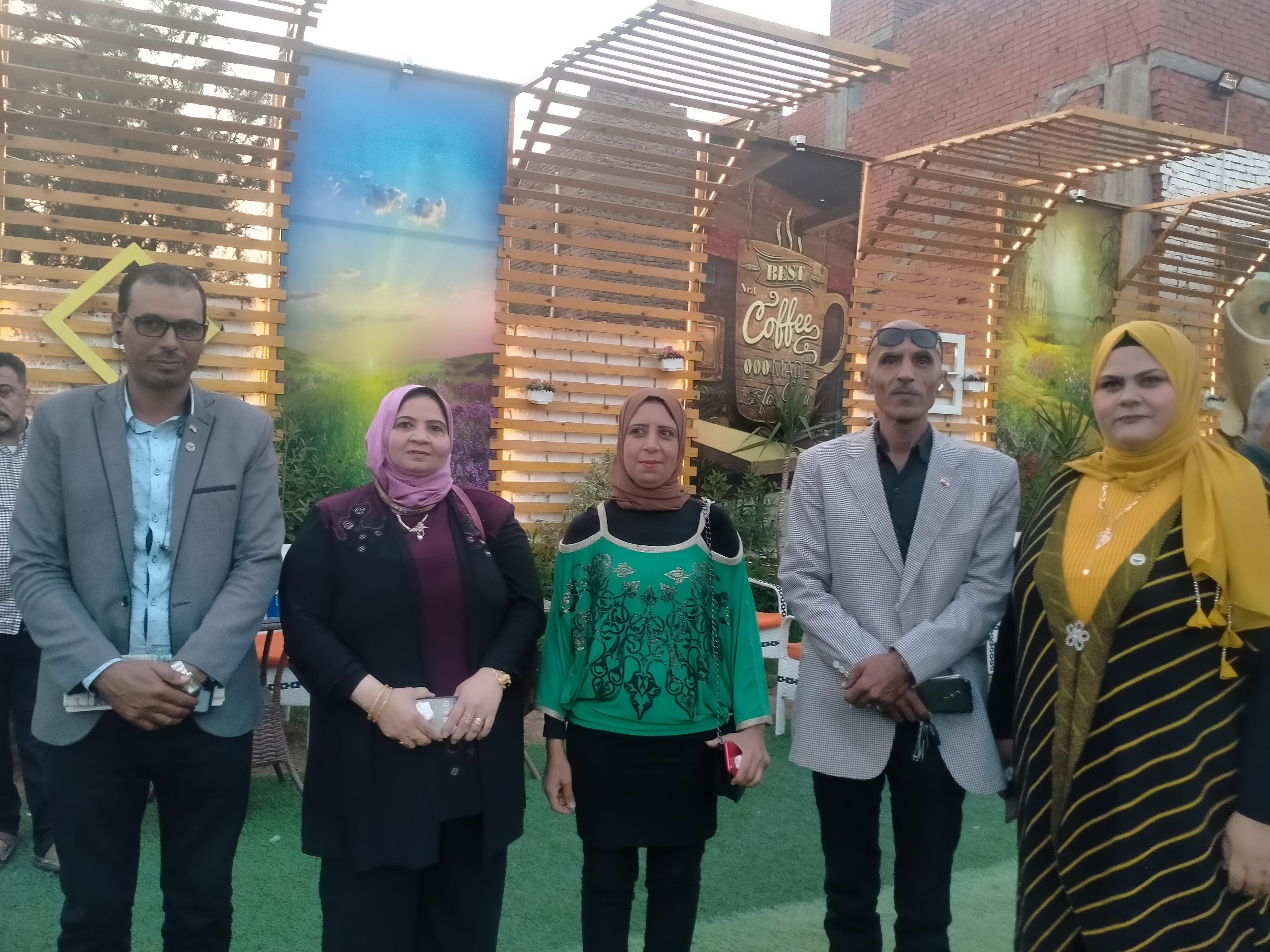 تكريم أسر الشهداء فى احتفال المنظمة المصرية لحقوق الإنسان بالمولد النبوى بكفرالزيات