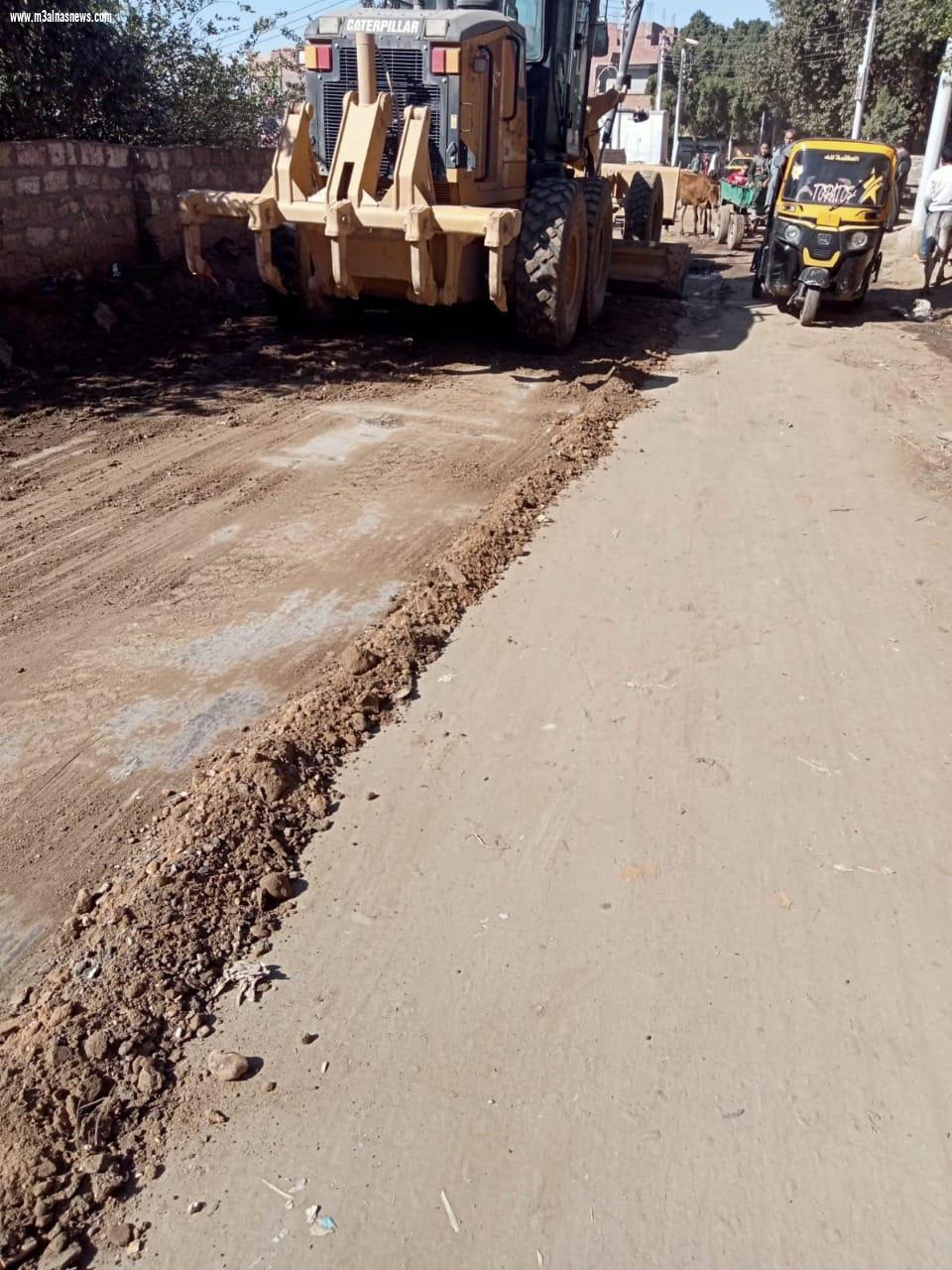 محافظ أسيوط: جهود مكثفة لتطهير الترع والمجارى المائية وصيانة بوابات الرى خلال فترة السدة الشتوية للارتقاء بمنظومة الري