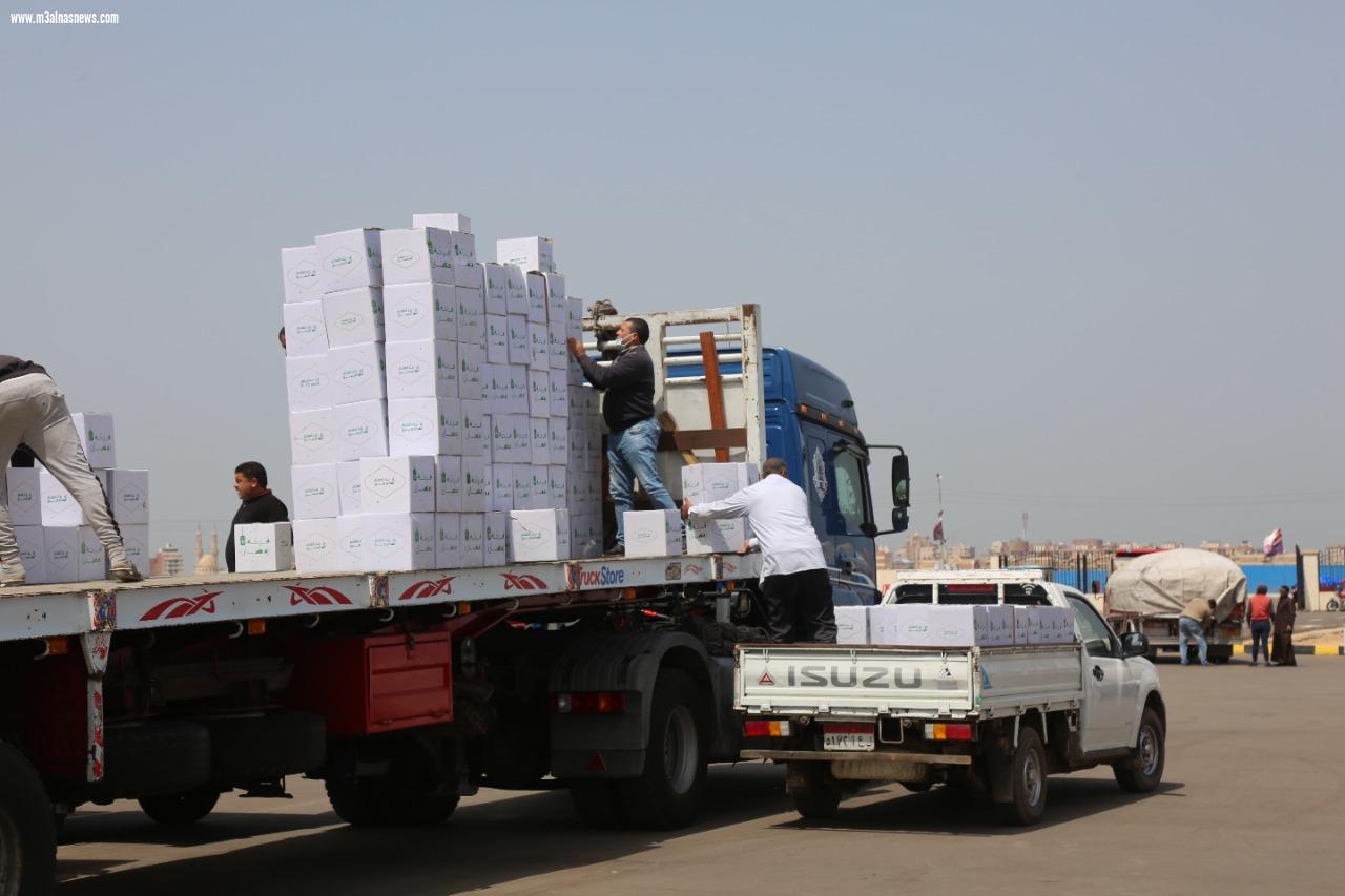 توزيع 19 ألف و500 كرتونه على الأسرة الفقيرة والأيتام بكفر الشيخ