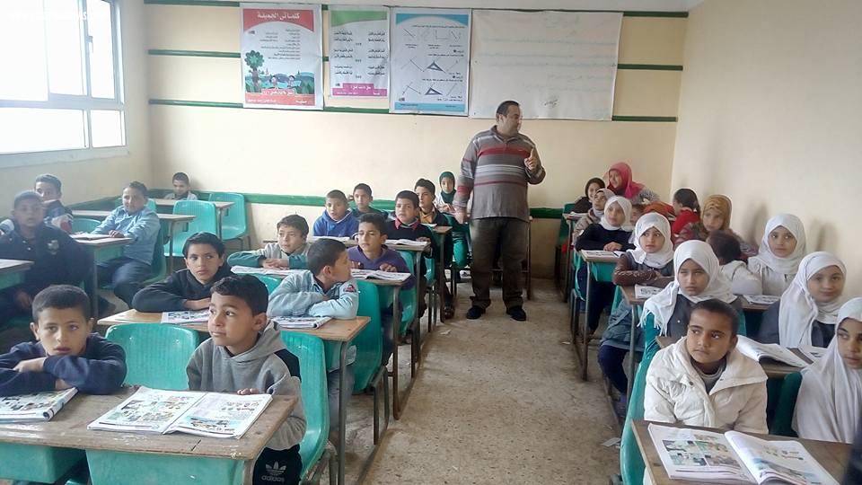 مدير التعليم الابتدائى بالحامول فى كفر الشيخ يقود القافلة التعليمة لمدرسة ٤٥ الشراقوة
