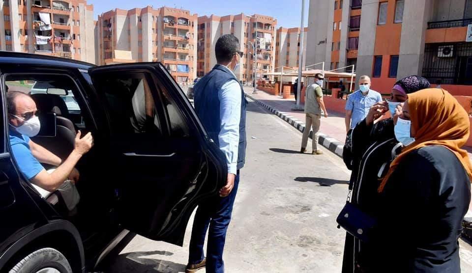 الرئيس السيسى يتفقد مشروع الاسمرات 3 السكنى بالمقطم 