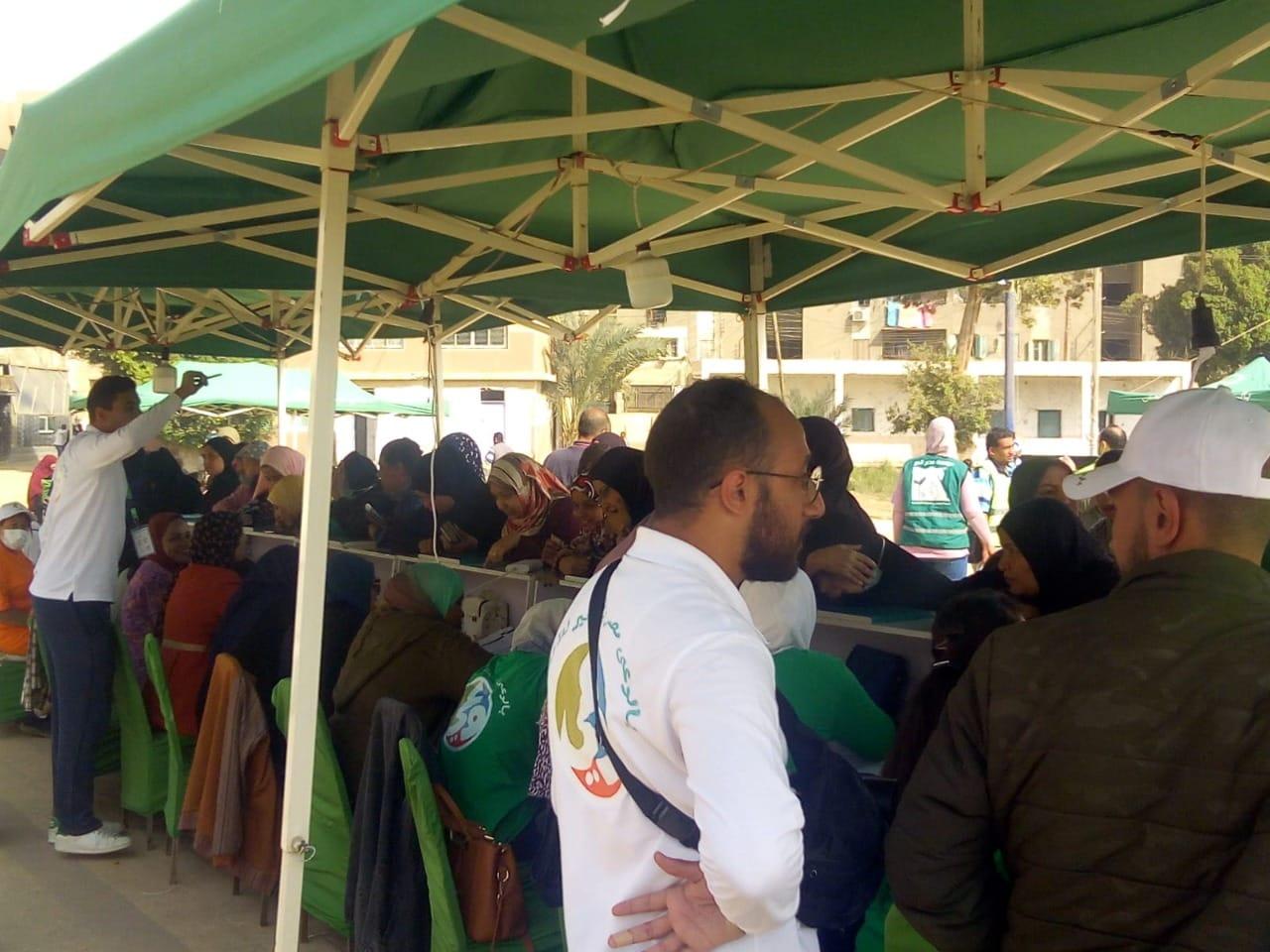 محافظ أسيوط يعلن دعمه الكامل لحملة