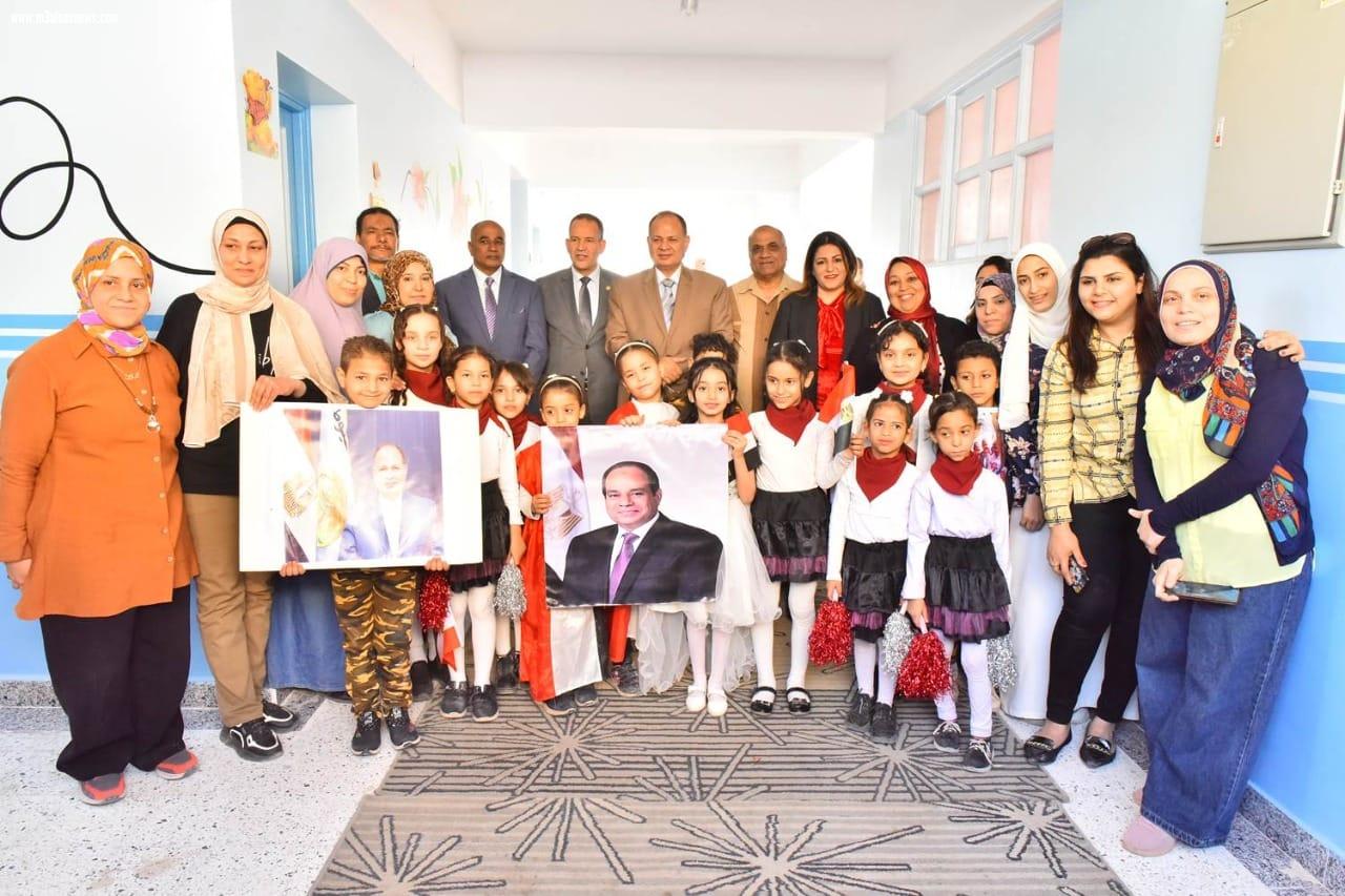 ضمن إحتفالات المحافظة بعيدها القومي .. محافظ أسيوط يفتتح مدرسة اللواء نبيل العزبي الابتدائية المشتركة بتكلفة 5 مليون جنيه تخليدًا لذكرى المحافظ الأسبق