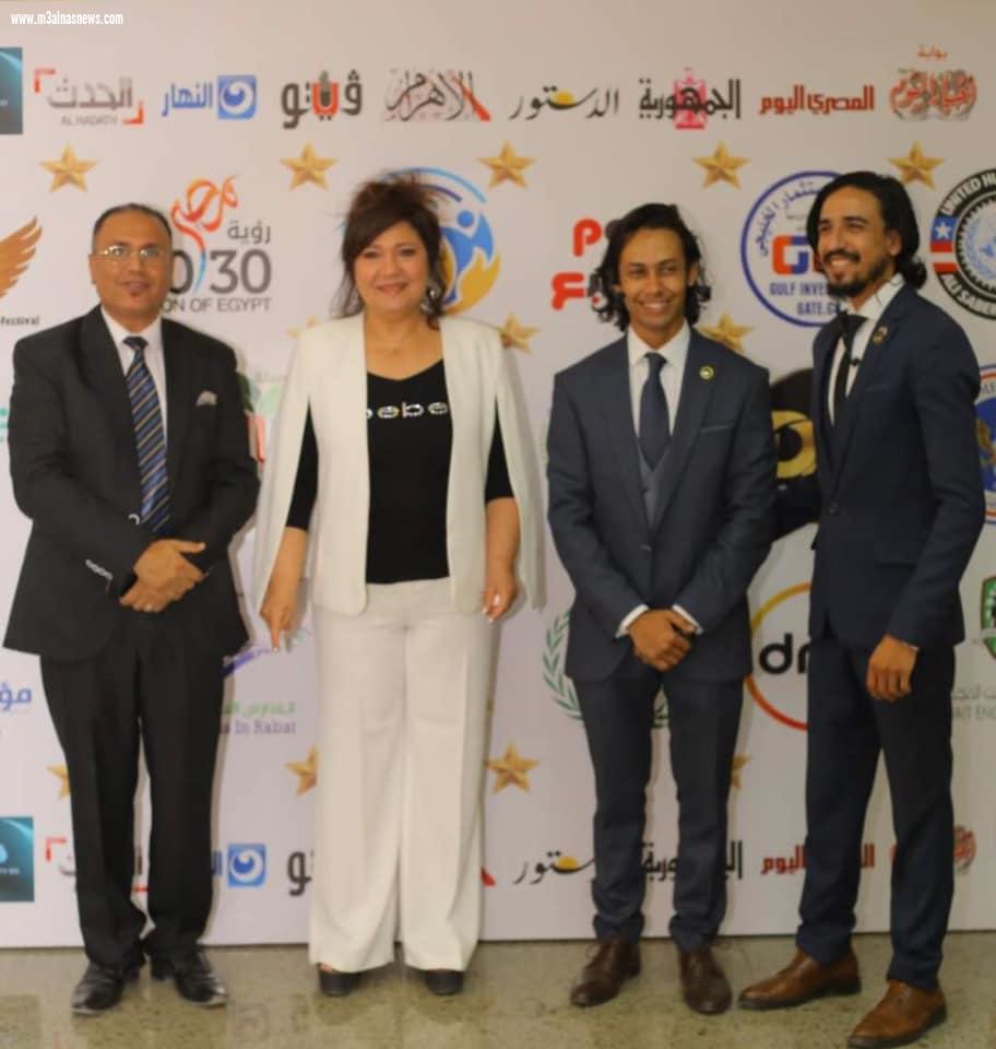 مهرجان هرم الابداع يكرم رئيس القسم الاقتصادى لجريدة مع الناس نيوز 