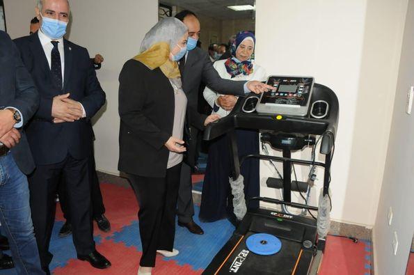 وزيرة التضامن ومحافظ الفيوم يفتتحان مركز جديد لعلاج مرضى الإدمان مجانا بالمحافظة