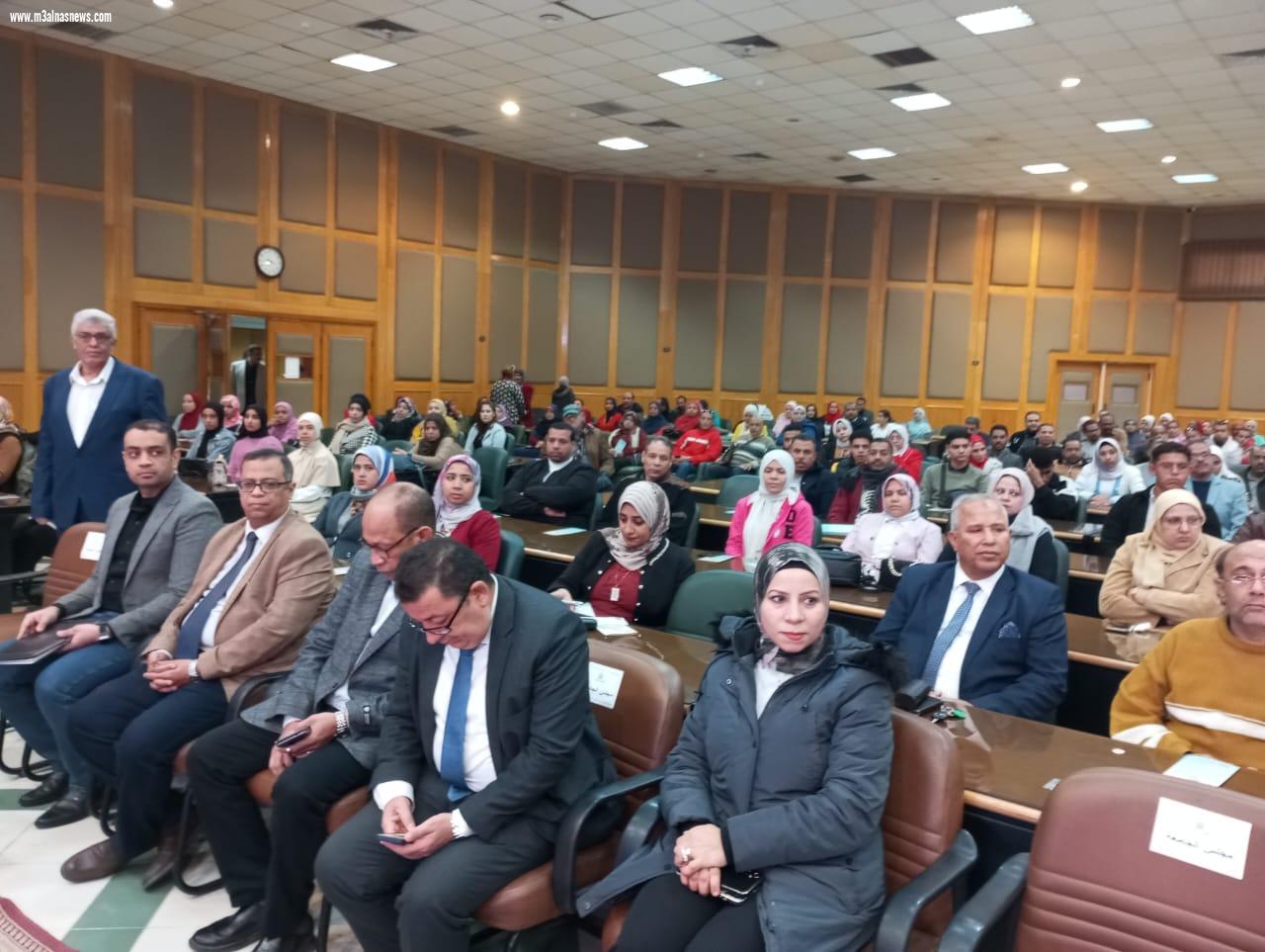 ندوة عن التعريف بالاستراتيجية الوطنية المكافحة الفساد بجامعة أسيوط