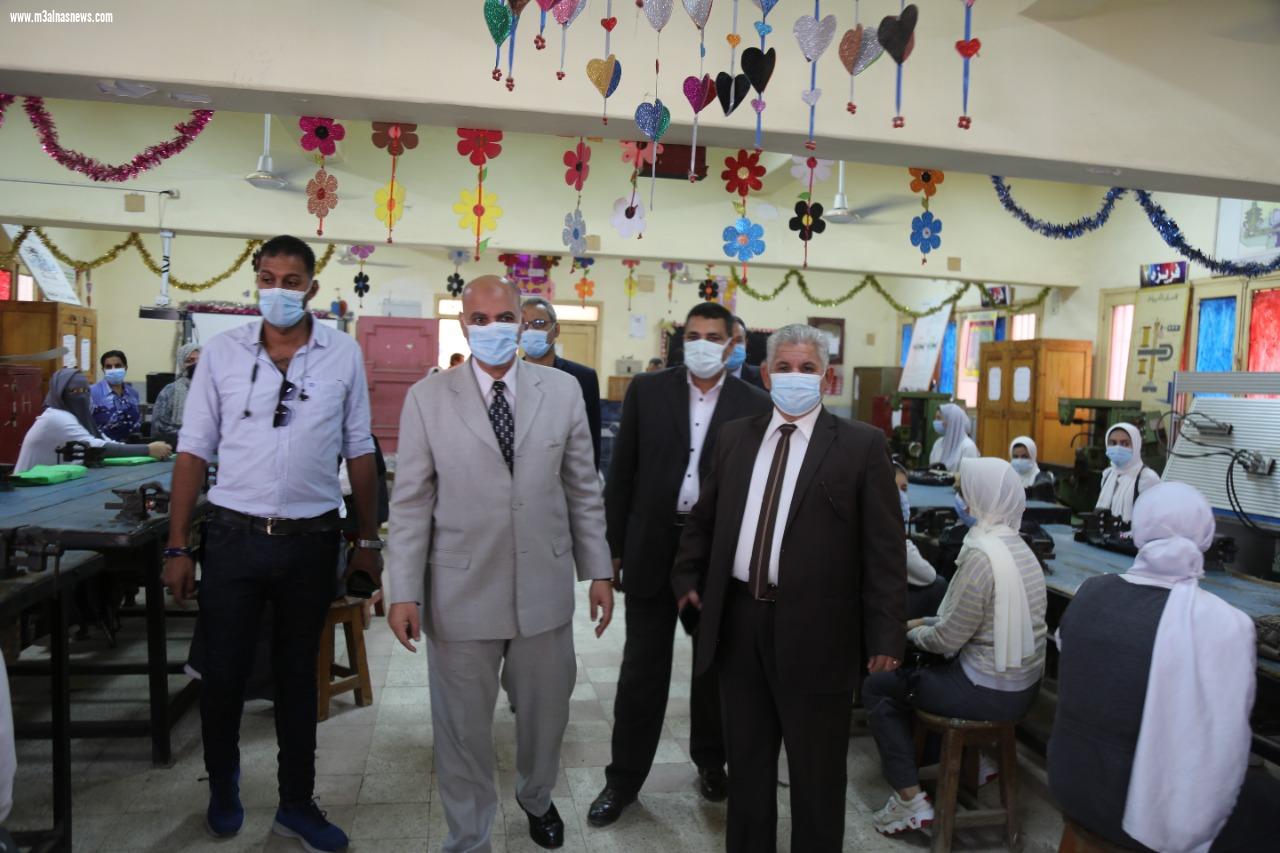  قيادات تعليم كفر الشيخ فى جولات مكوكية على المدارس مع بداية العام الدراسى