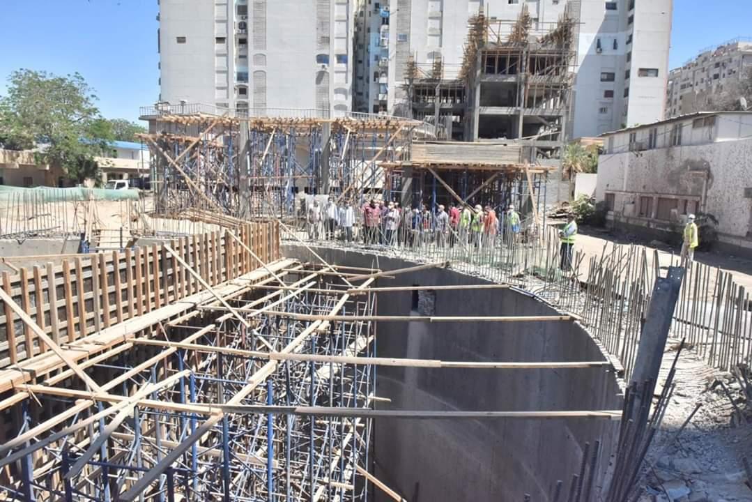 محافظ أسيوط يتفقد تركيب 25 كابينة تعقيم ذاتي بمواقع شركة مياه الشرب 