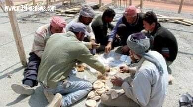 صعوبات تواجه عمال اليومية وتحديات الطقس السئ