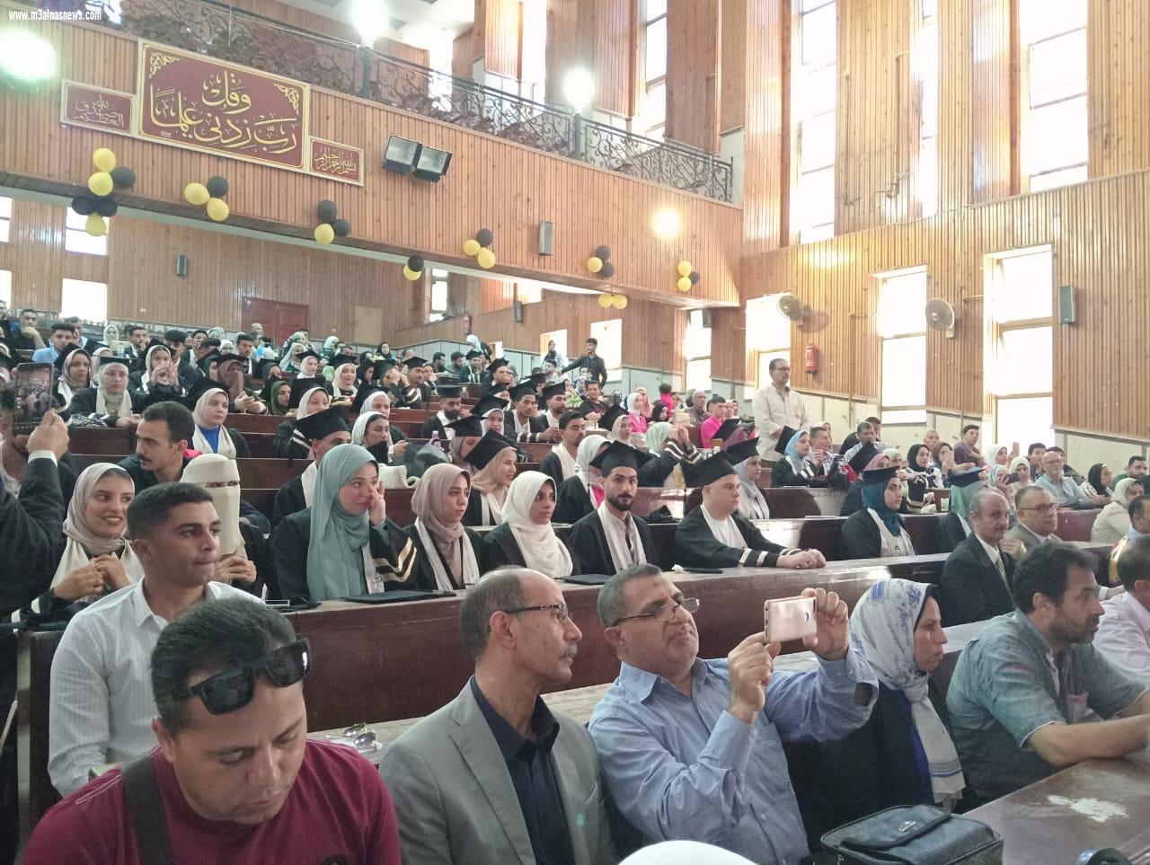 الخدمة الاجتماعية بكفر الشيخ تحتفل بتخريج دفعه جديده