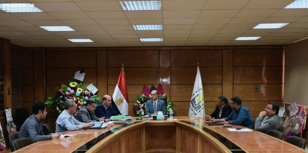 رئيس جامعه اسيوط ووزير التخطيط والتنمية الاقتصادية ومبادرة الشباب التدريبي