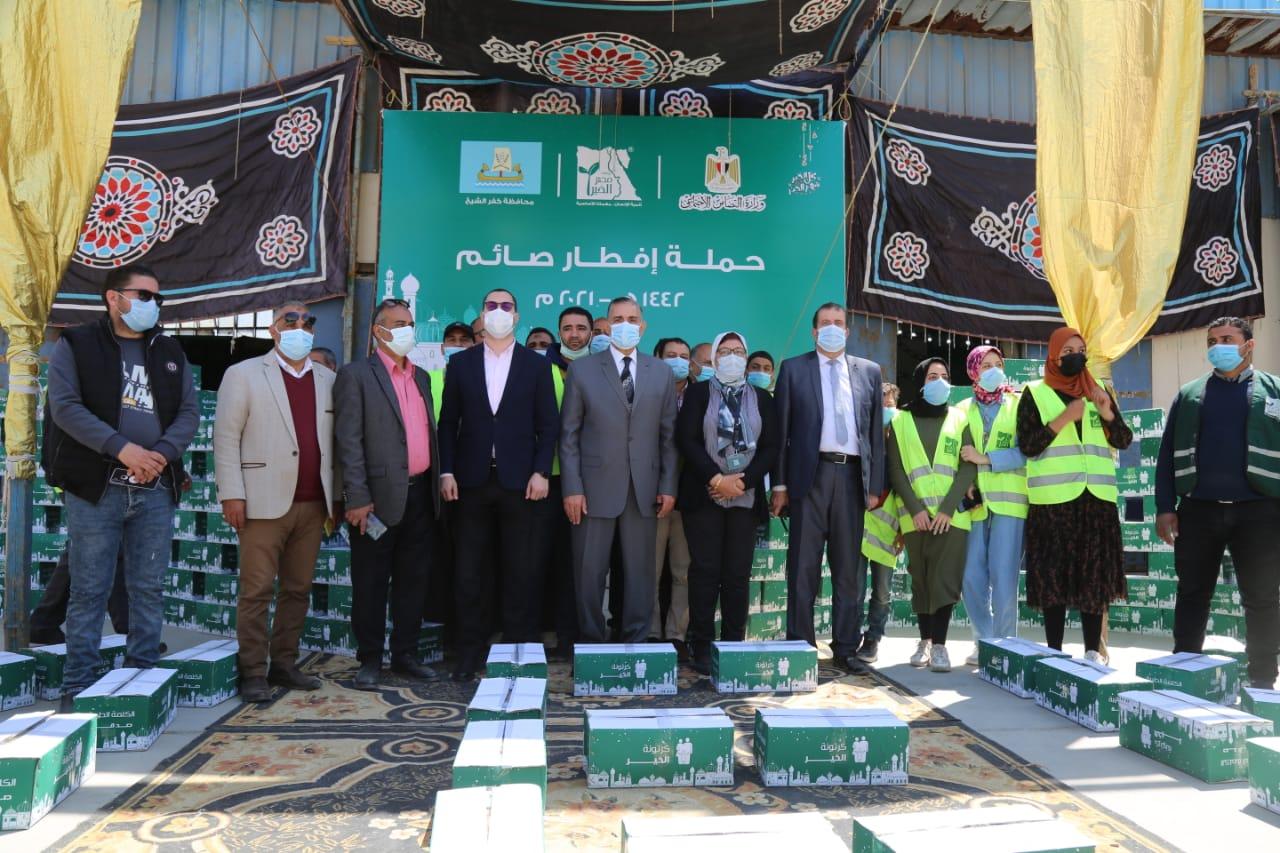 توزيع 11 ألف كرتونة رمضانية على المستحقين و500 وجبة ساخنة يوميا بكفرالشيخ