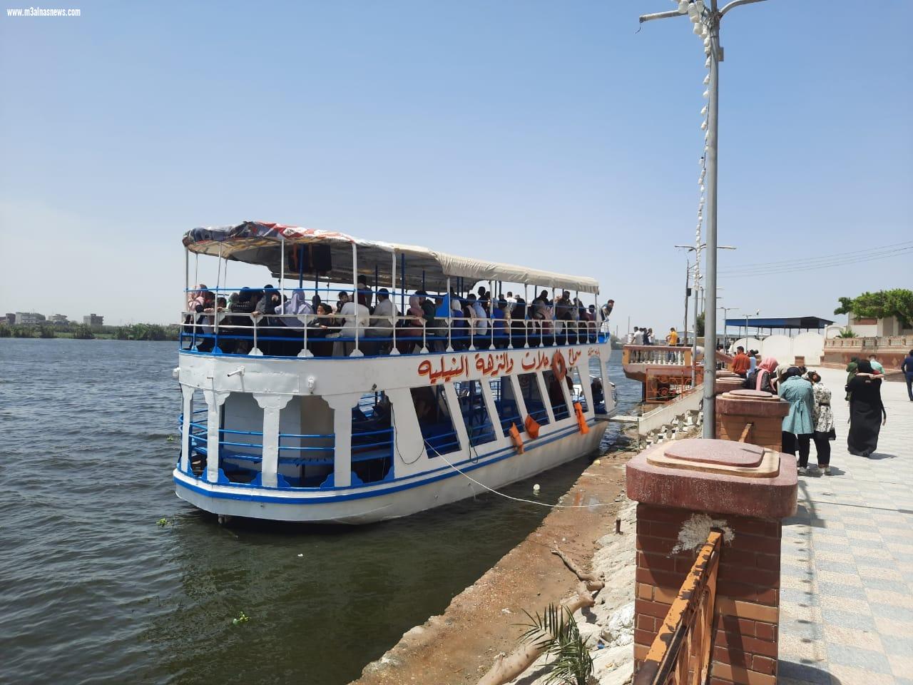 إقبال كبير على الحدائق والرحلات النيلية في ثاني أيام العيد بكفر الشيخ