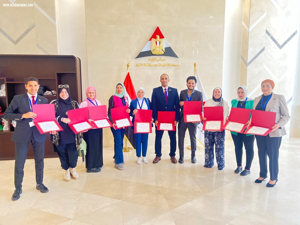 رئيس جامعه اسيوط ووزير التخطيط والتنمية الاقتصادية ومبادرة الشباب التدريبي