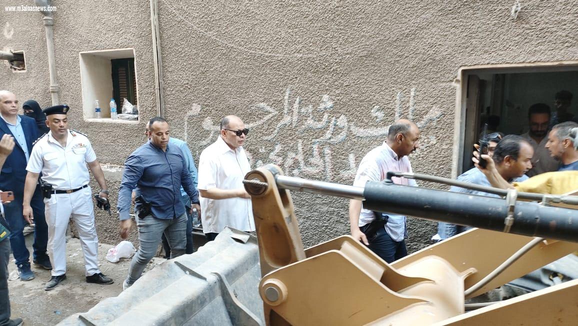 انهيار منزل بحي شرق باسيوط البحث عن مفقودين وإنقاذ 5 اشخاص