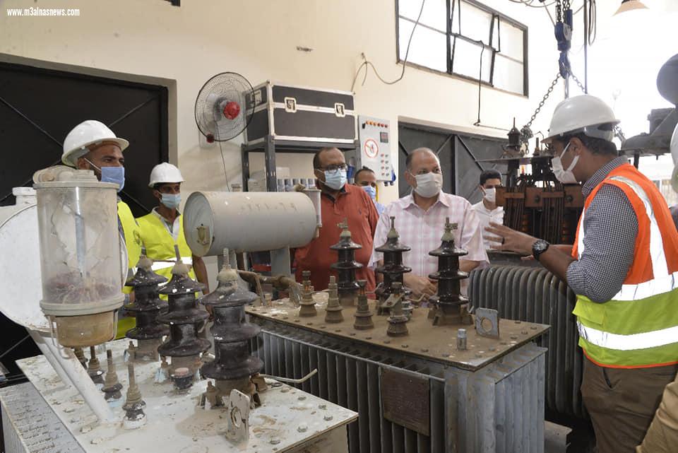 محافظ أسيوط ورئيس شركة مياه الشرب والصرف الصحى يفتتحان مشروع ورشة صيانة المحولات الكهربائية مختلفة الجهد بمحطة الجامعة