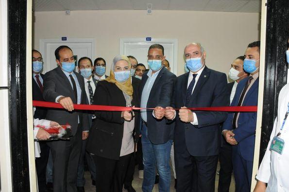 وزيرة التضامن ومحافظ الفيوم يفتتحان مركز جديد لعلاج مرضى الإدمان مجانا بالمحافظة