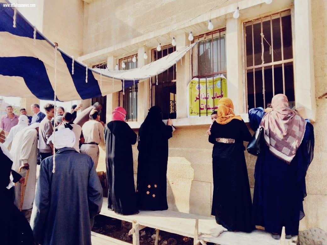 توقيع الكشف على 2000 مواطن بقافلة طبية بكفرالجرايدة محافظة كفرالشيخ