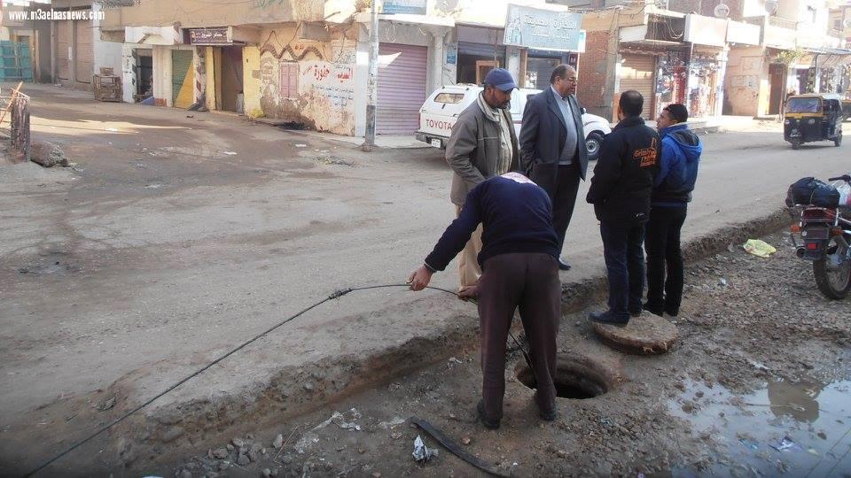 رئيس الحامول بكفر الشيخ يتابع أعمال النظافة بشوارع المدينة