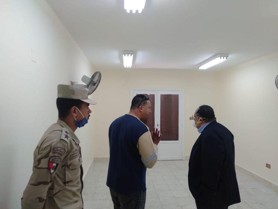 رئيس جامعة حلوان يتفقد مباني المدن الجامعية المخصصة لعزل مرضى فيروس كورونا.