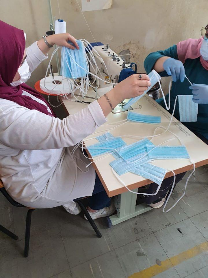 كليتي الإقتصاد المنزلي والفنون التطبيقية بجامعة حلوان توردان باكورة إنتاجهما من المستلزمات الطبية