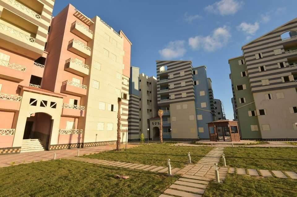 وزير الإسكان يستعرض إنجازات 6 أعوام بمختلف القطاعات فى عهد الرئيس عبدالفتاح السيسى