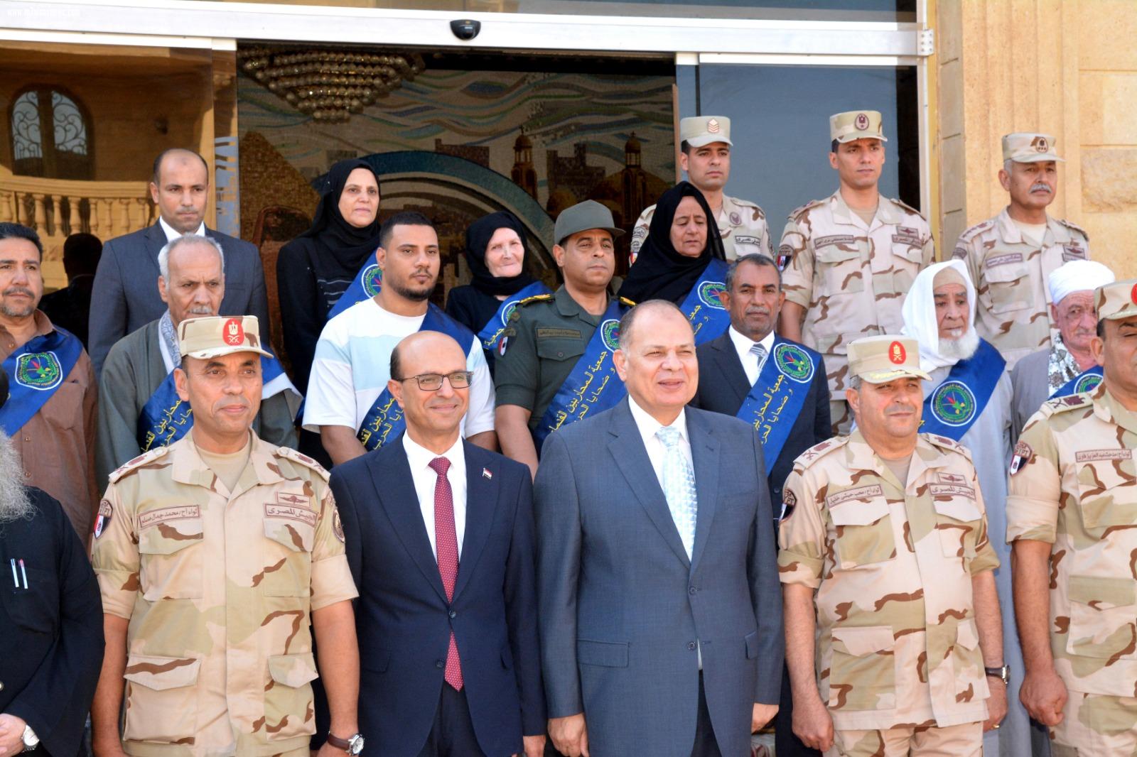 رئيس جامعة أسيوط يشارك المنطقة الجنوبية العسكرية حفل تكريم أسر الشهداء ومصابي العمليات الحربية