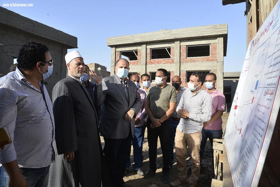 محافظ أسيوط يتفقد أعمال تنفيذ مشروع صرف صحي قرية المطيعة بتكلفة 76 مليون جنيه