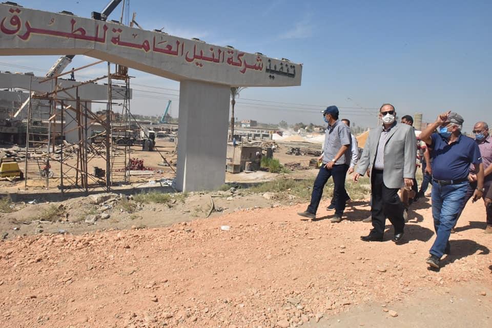 1.7 مليار جنيه تكلفة مشروع محور ديروط الحر و محافظ أسيوط يتفقد أعمال تنفيذ