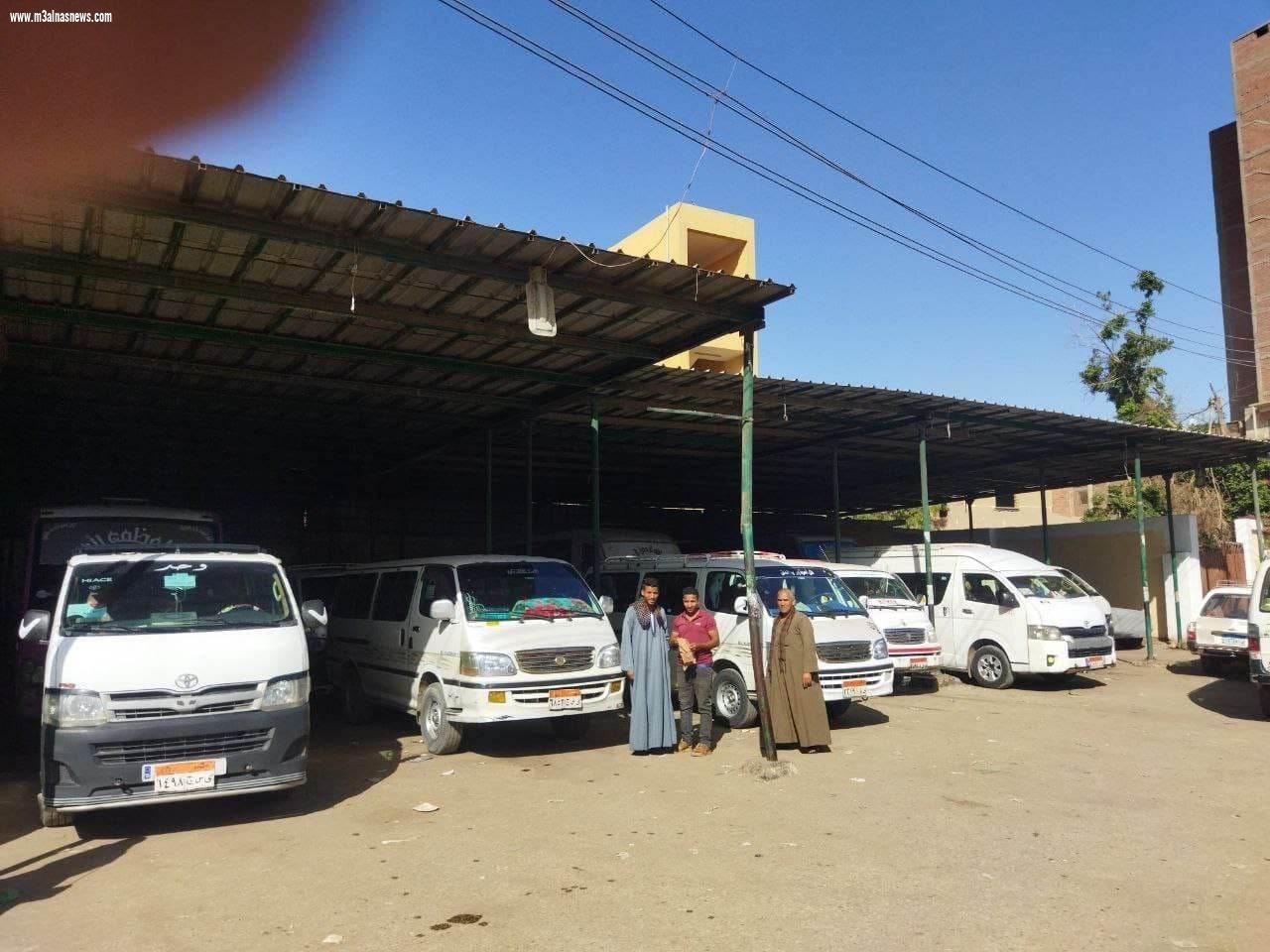 محافظ أسيوط يكلف بمتابعة محطات الوقود وانتظام مواقف السرفيس والالتزام بالتعريفة الجديدة