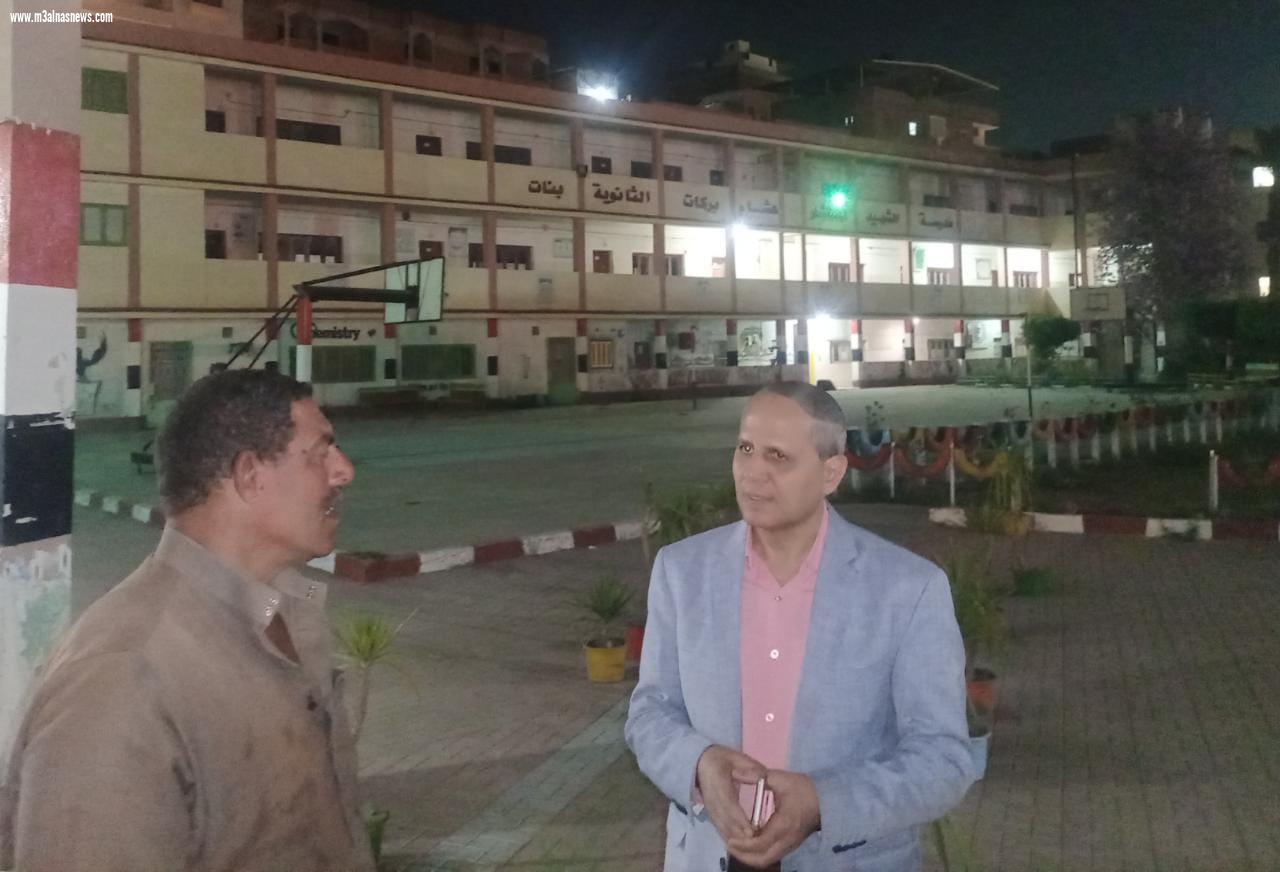 إحالة 9 عمال للتحقيق والإشادة بآخرين في جولة ليلية لوكيل تعليم كفر الشيخ على المدارس