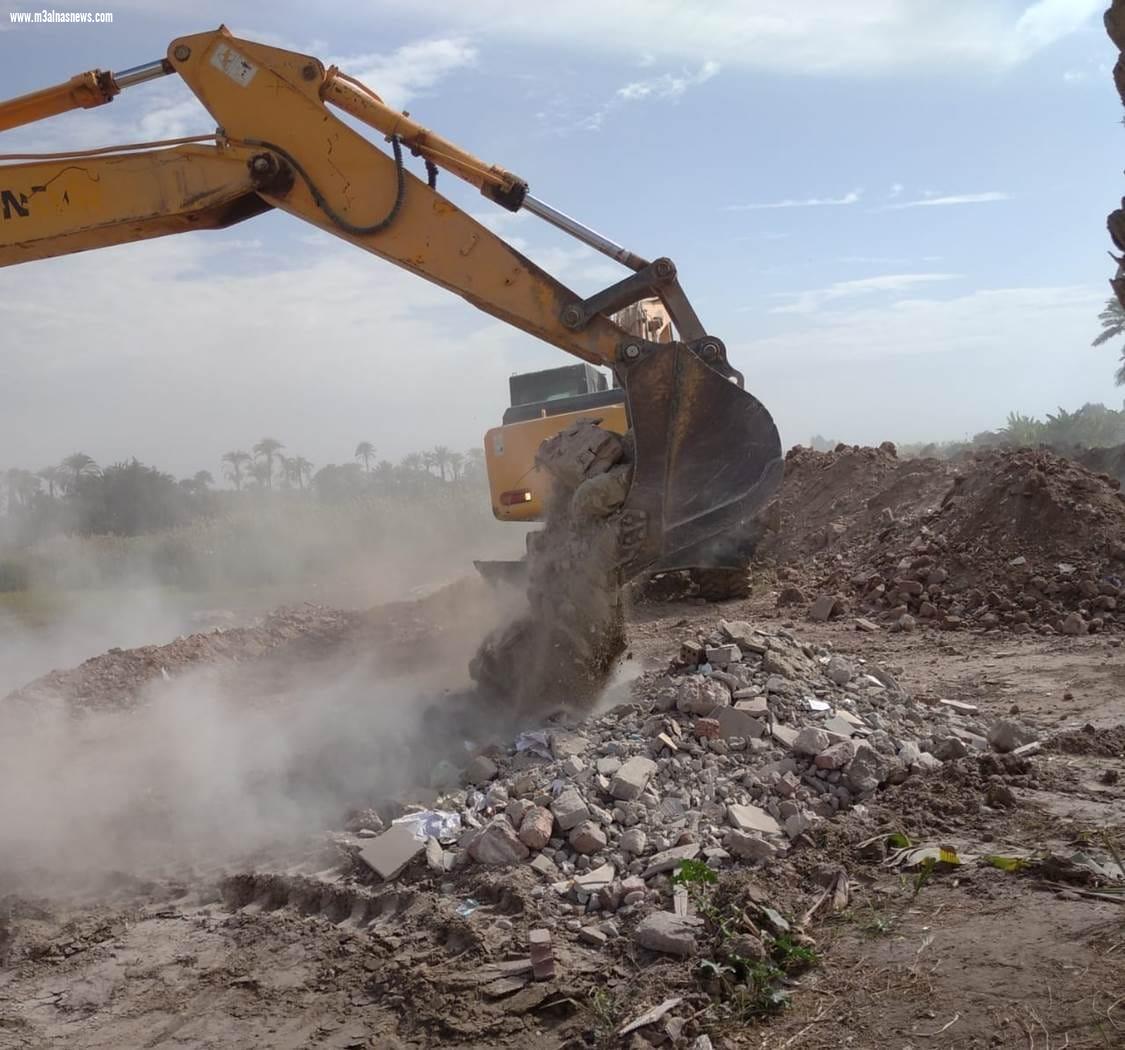 محافظ أسيوط: جهود مكثفة لتطهير الترع والمجارى المائية وصيانة بوابات الرى خلال فترة السدة الشتوية للارتقاء بمنظومة الري