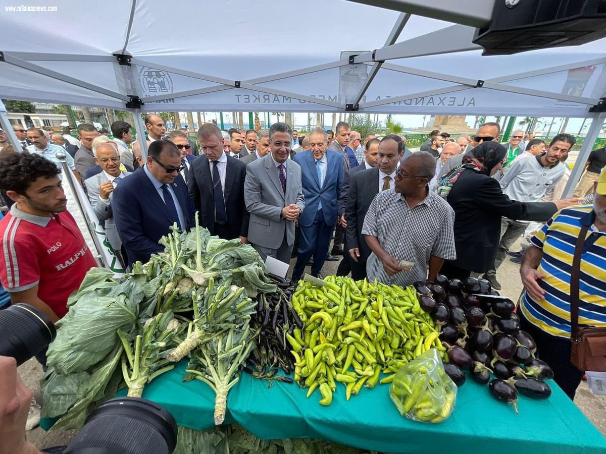 وزير التموين يفتتح مشروع سوق اليوم الواحد للمزارعين والمنتجات الغذائية بمحافظة الإسكندرية