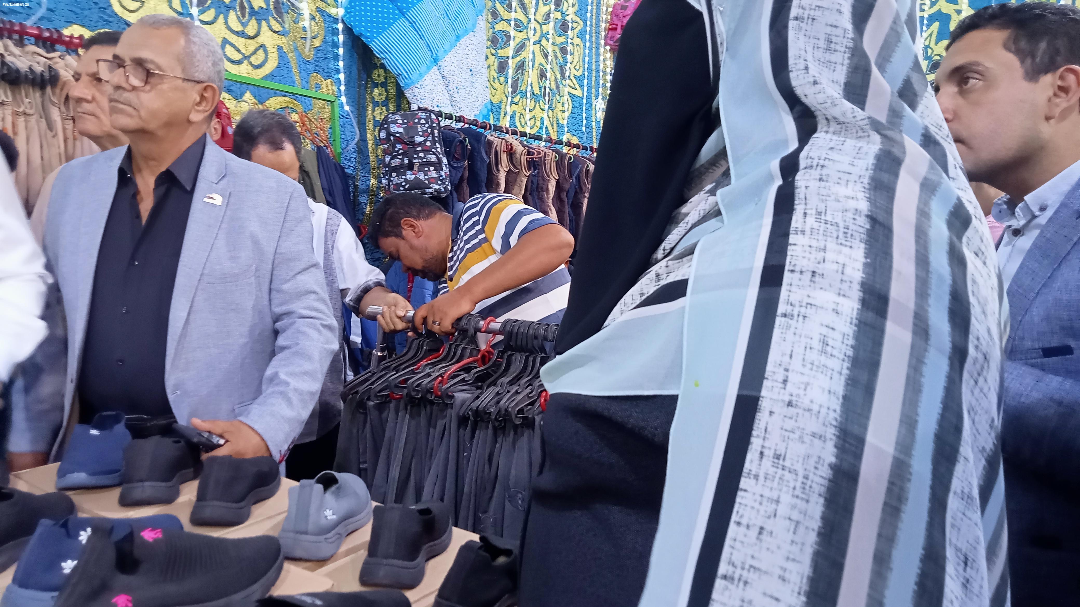 حزب مستقبل وطن بالحامول ينظم معرضا للأدوات المدرسية مجانا لغير القادرين 