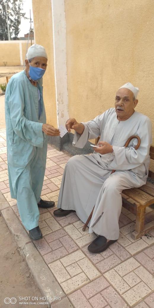 شباب مستقل وطن بكفرالشبخ  يشاركون في تنظيم الناخبين وتسهيل عملية التصويت