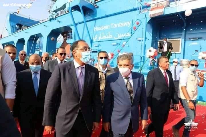 الذكرى السادسة لقناة السويس جديده ومراسم رفع العلم المصرى على الكراكة حسين طنطاوي.