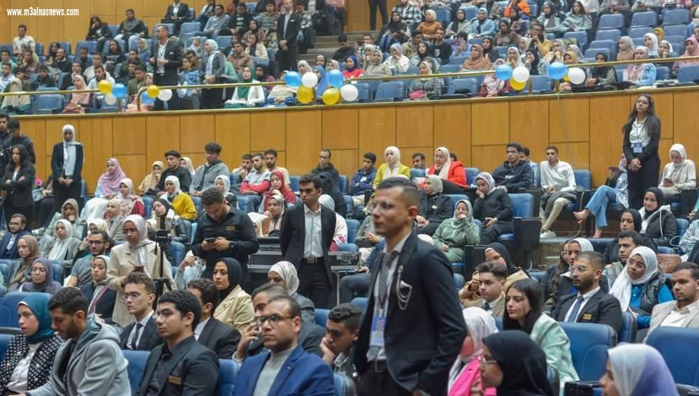 نظم الإتحاد المصري لطلاب كلية الصيدلة مؤتمر بعنوان .. مؤتمر السامبوزيم