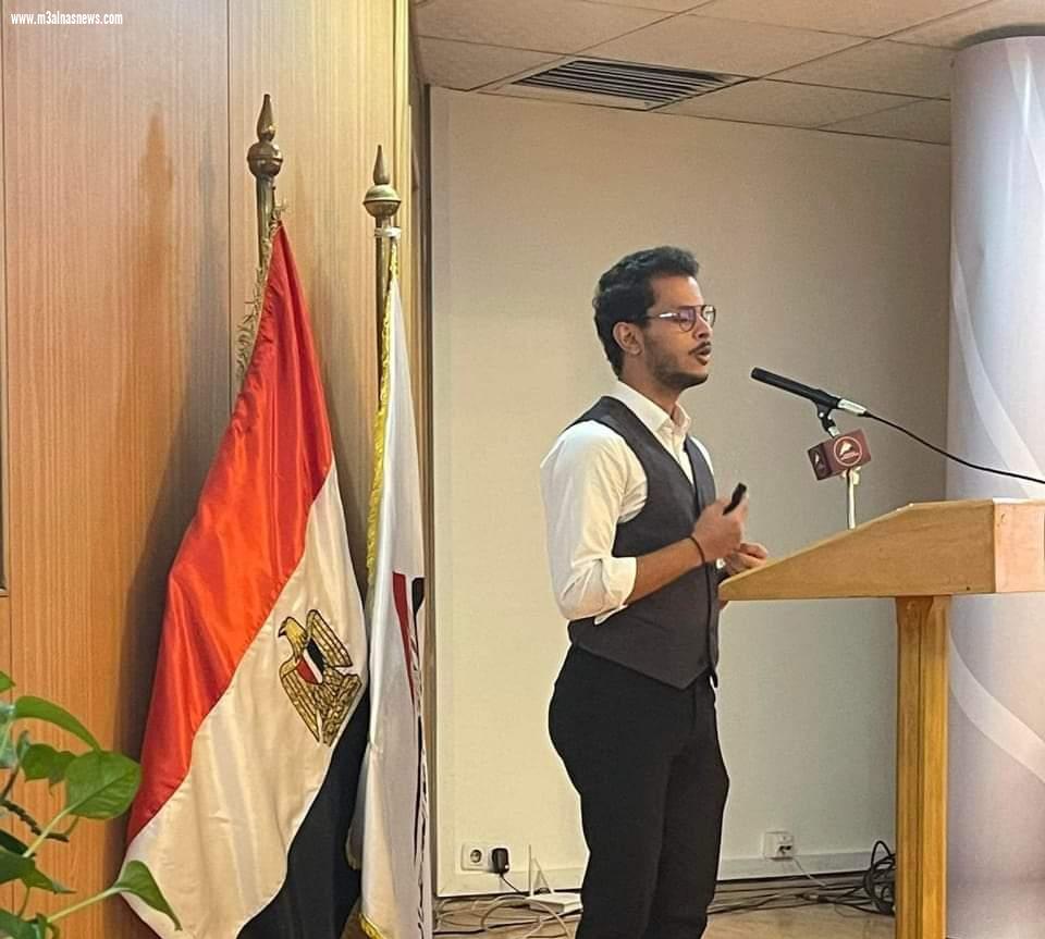 حصول إعلام القاهرة على درع التميز من مركز المعلومات ودعم إتخاذ القرار في ختام التدريب الصيفي للطلاب