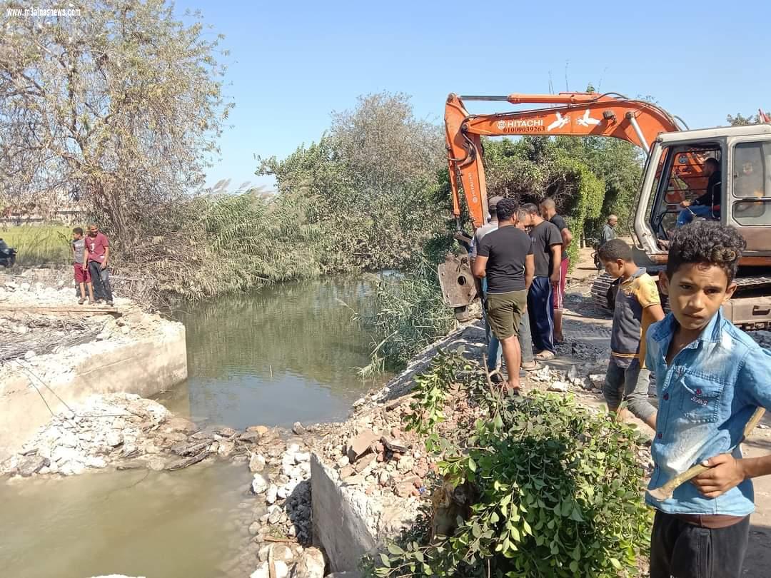 بجهود السيد ابو عضمة.. البدء فى إحلال وتجديد وتوسعة كوبرى صروة بقلين كفرالشيخ