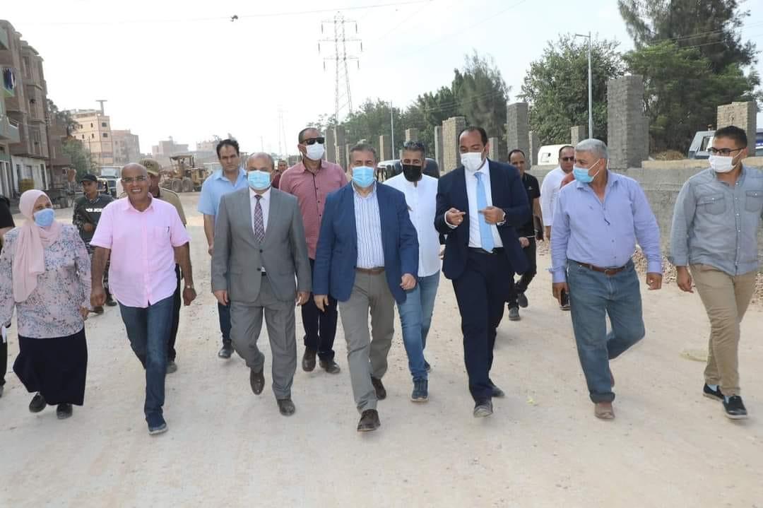 محافظ المنوفية يتفقد أعمال الرصف وإنشاءات حديقة الطفل والسوق النموذجي بالشهداء