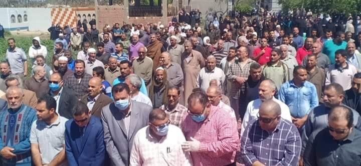 تشيع جثمان شهيد حادث إرهابي في أرض سيناء بمسقط رأسه بشربين.. صور