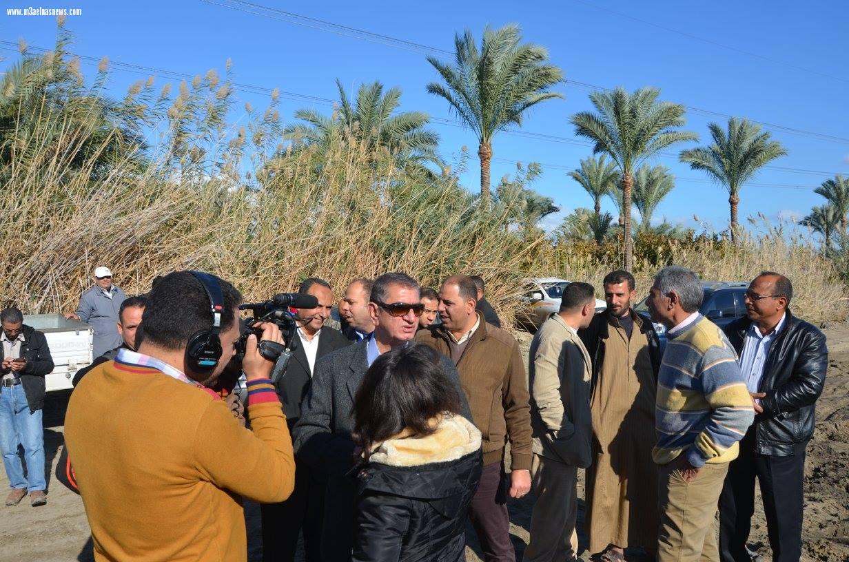 محافظ كفرالشيخ يتابع أعمال إنشاء مصنع الرمال السوداء بالبرلس باستثمارات تتخطى مليار جنيه