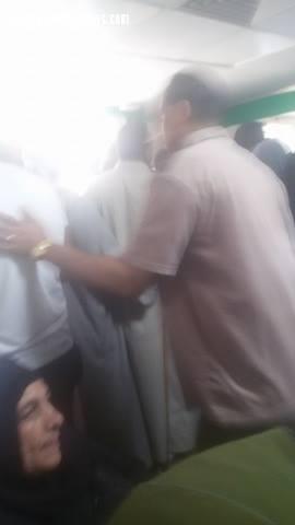 بالصور| تدافع وبكاء المواطنين أمام مكاتب بريد إبشان لتحديث بطاقات التموين 