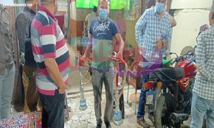 ضبط 10 كافيهات ومقاهى مخالفة للإجرارات الاحترازية بالمطرية