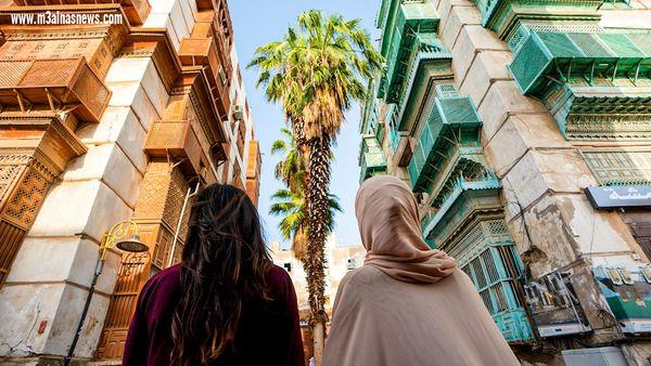 السعودية تتيح لحاملي تأشيرتها السياحية أداء مناسك العمرة